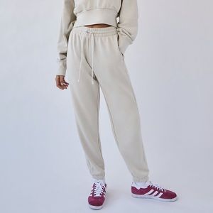 Aritzia TNA Airy Fleece Boyfriend Sweatpants